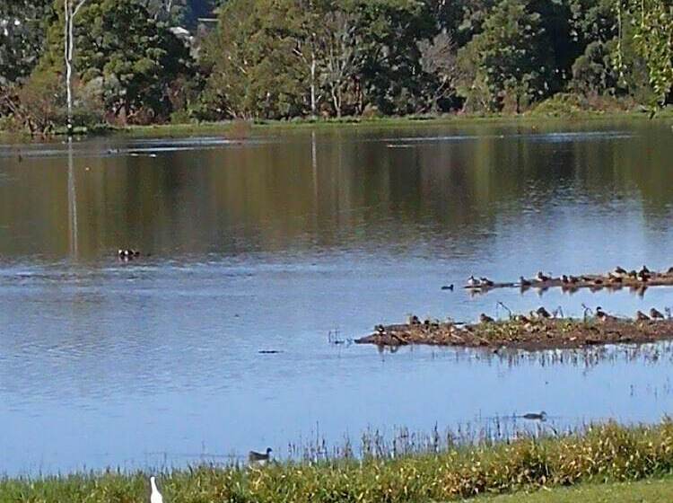 Lakeside Lodge Motel