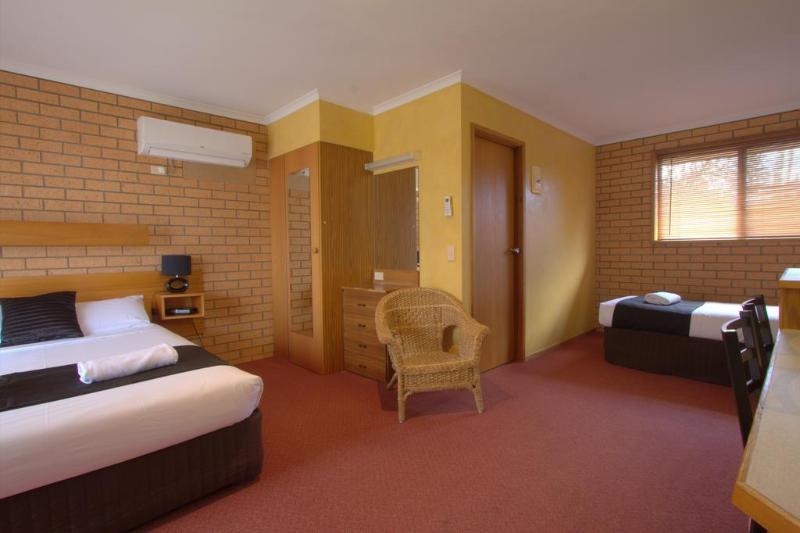 מוטל Blue Whale Motor Inn & Apartments