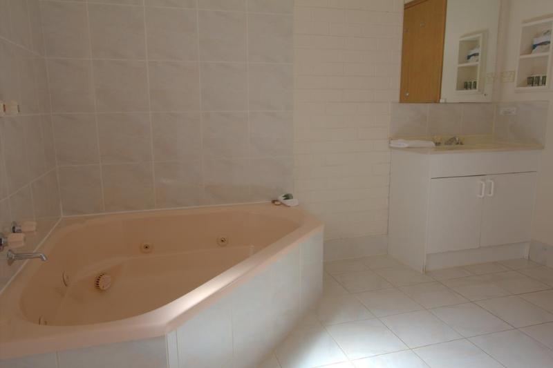 مُتل Blue Whale Motor Inn & Apartments