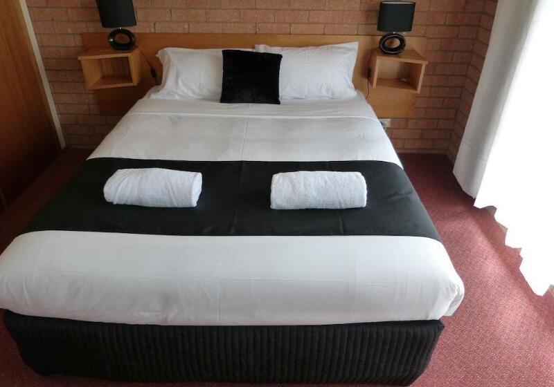 مُتل Blue Whale Motor Inn & Apartments