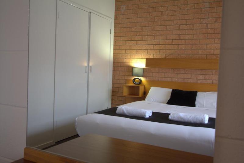 מוטל Blue Whale Motor Inn & Apartments