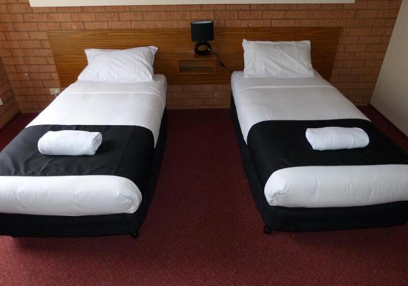 مُتل Blue Whale Motor Inn & Apartments