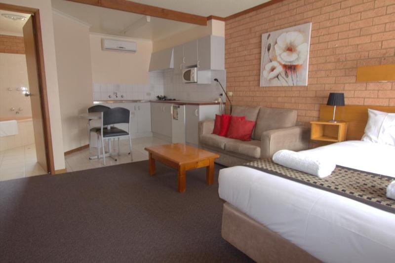 מוטל Blue Whale Motor Inn & Apartments