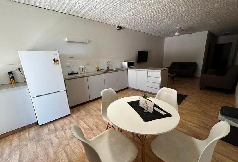 فندق على الطريق Desert View Apartments