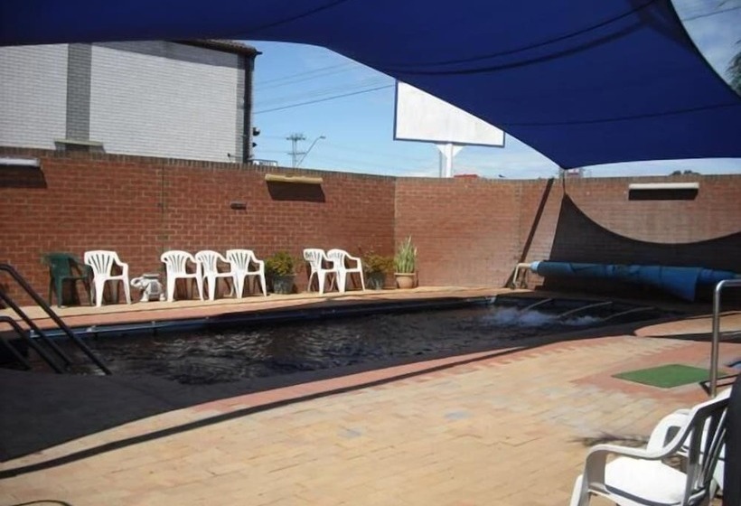 מוטל The Phoenix Artesian Spa Resort And Accommodation