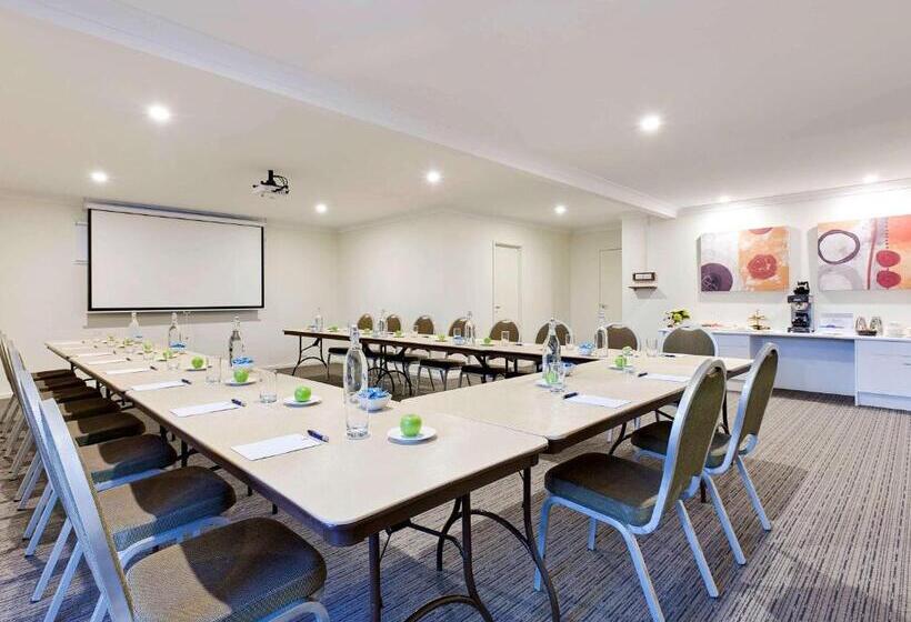 汽车旅馆 Ibis Styles Canberra Tall Trees