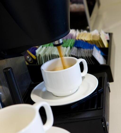 汽车旅馆 Ibis Styles Canberra Tall Trees