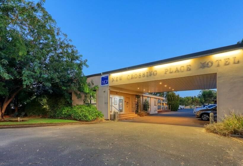 New Crossing Place Motel