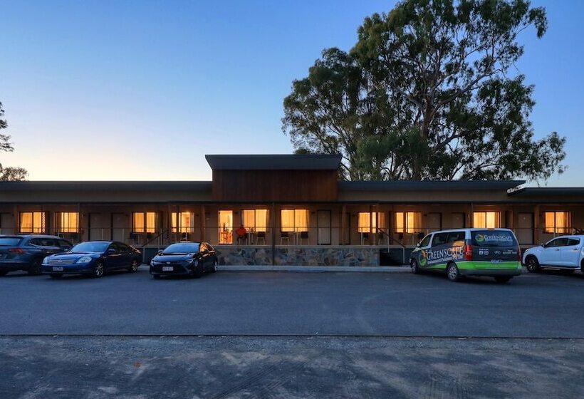 New Crossing Place Motel