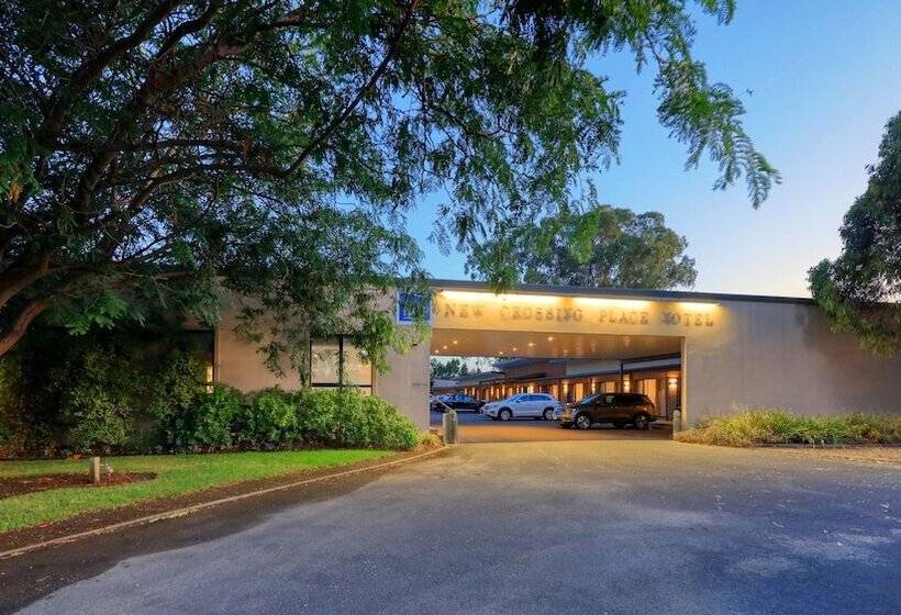 New Crossing Place Motel