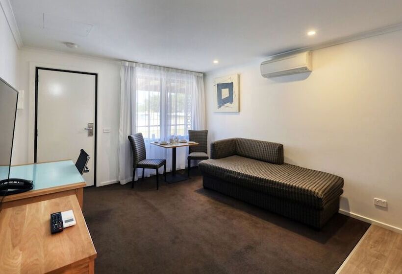 New Crossing Place Motel