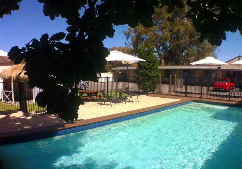 New Crossing Place Motel