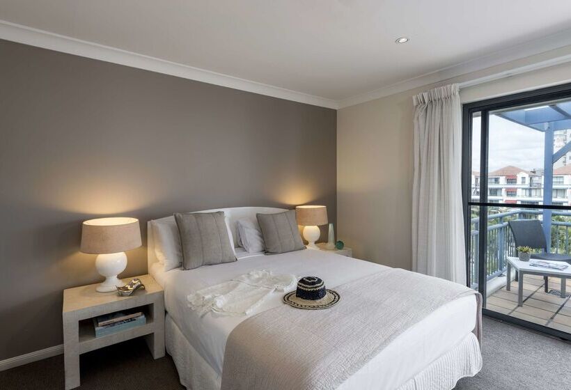 Oaks Gold Coast Calypso Plaza Suites