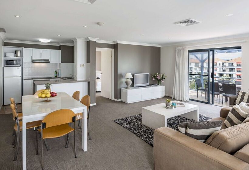 Oaks Gold Coast Calypso Plaza Suites