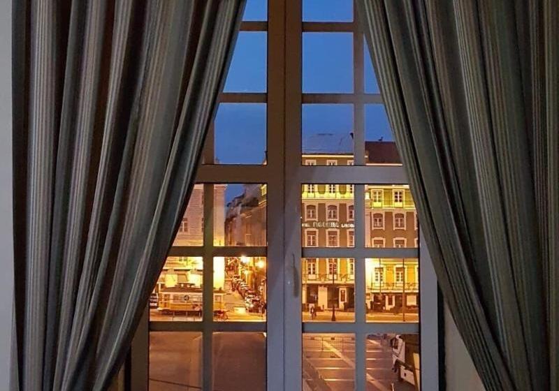 پانسیون Pensao Praca Da Figueira