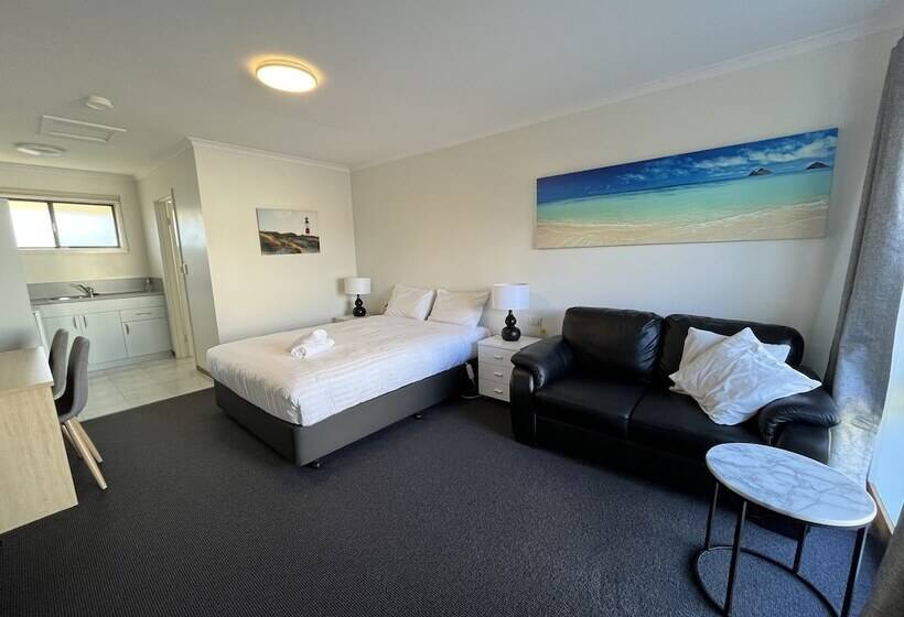 Seasonal South Motel & Function Centre