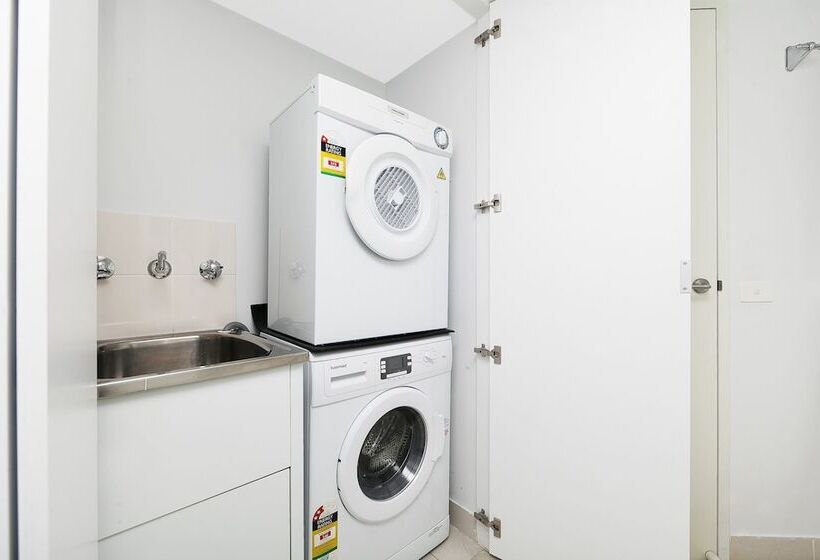 Astra Apartments   The Griffin