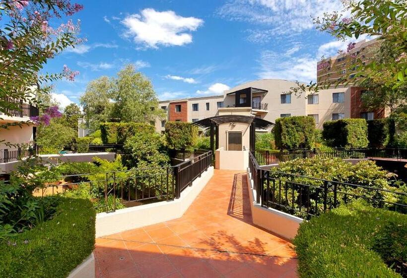 Astra Apartments   The Griffin