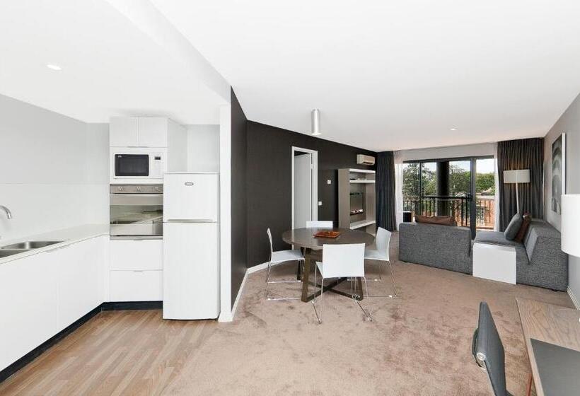 Astra Apartments   The Griffin