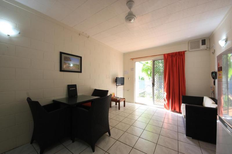 Coconut Grove Holiday Apartments