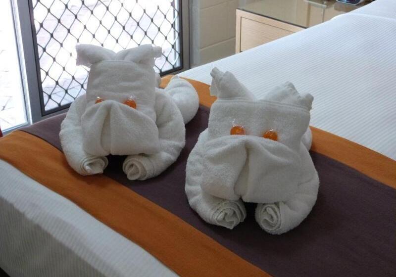 Coconut Grove Holiday Apartments