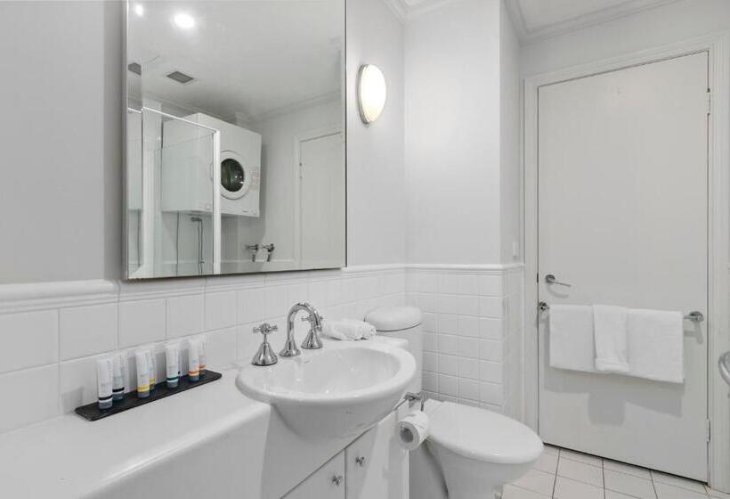 Comfort Hotel Melbourne Central