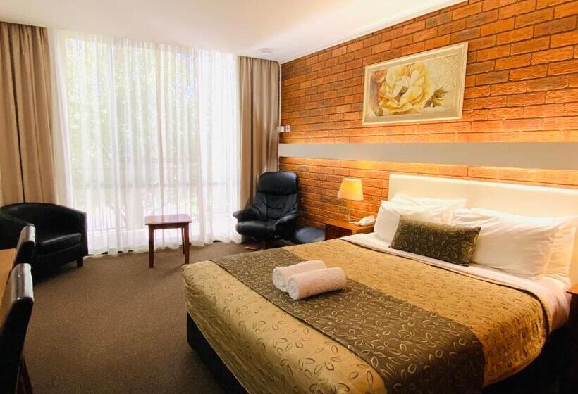 Connells Motel & Serviced Apartments