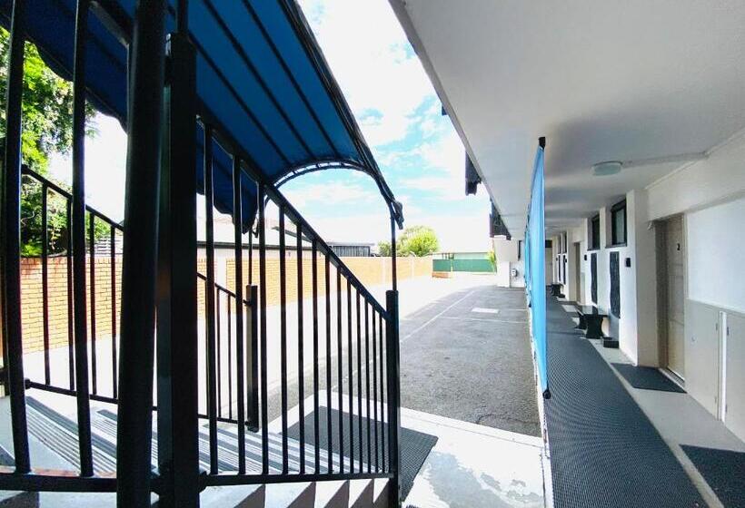 Connells Motel & Serviced Apartments