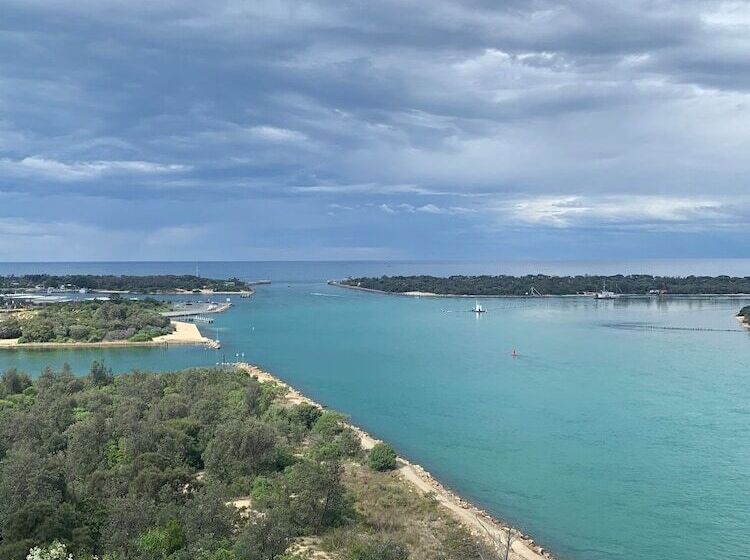 Cunningham Shore Motel