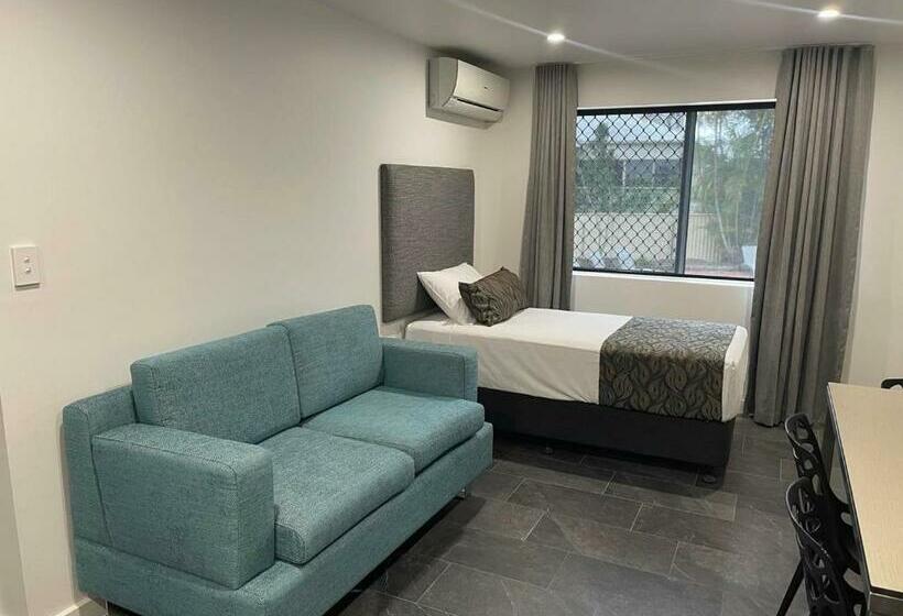 Southport Motel & Apartments