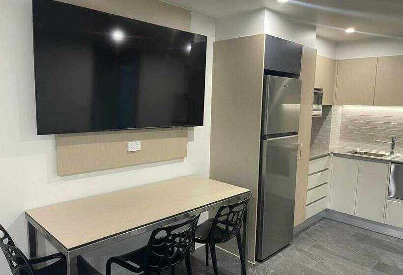 Southport Motel & Apartments