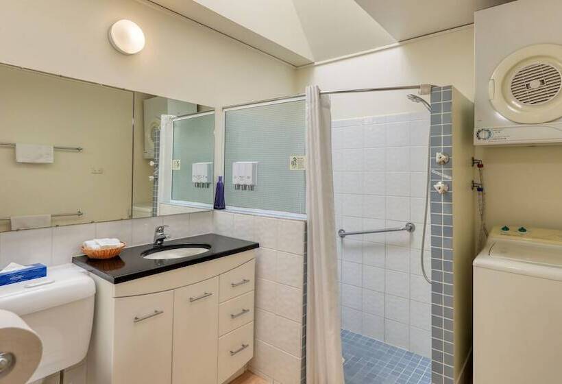 Executive Hideaway Motel