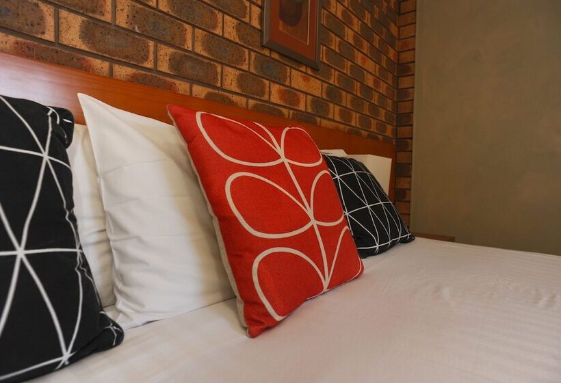 Horsham Mid City Court Motel