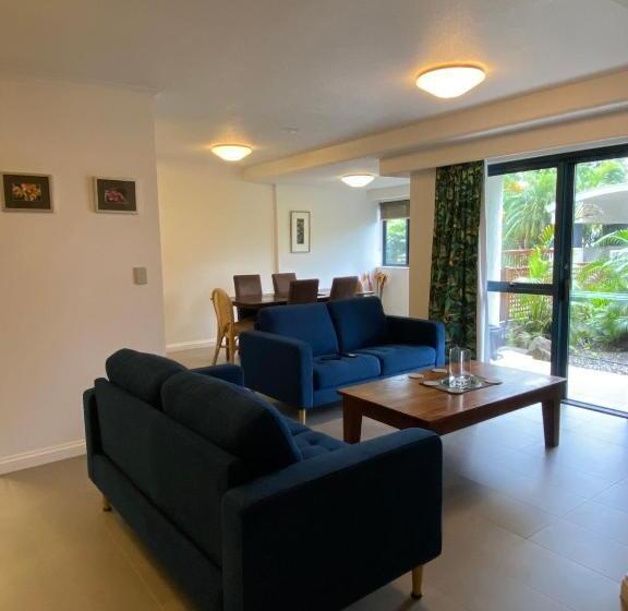 هتل 181 The Esplanade