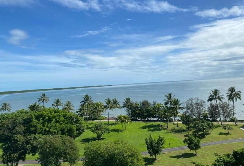 هتل 181 The Esplanade