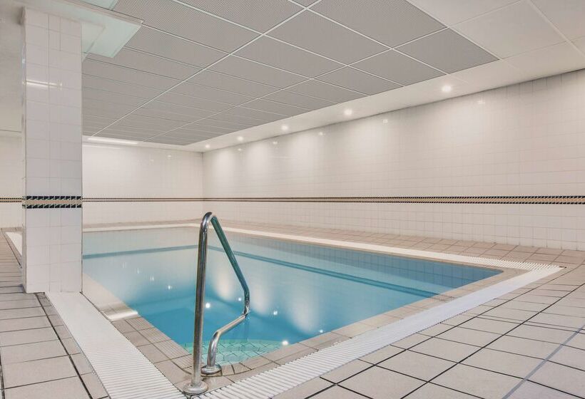 هتل Adina Serviced Apartments Canberra Kingston