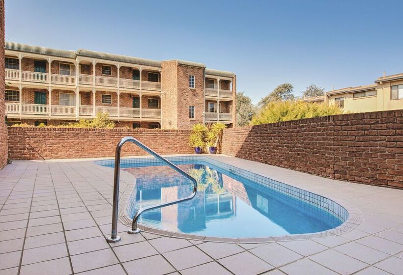 ホテル Adina Serviced Apartments Canberra Kingston