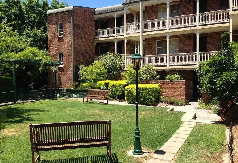 ホテル Adina Serviced Apartments Canberra Kingston