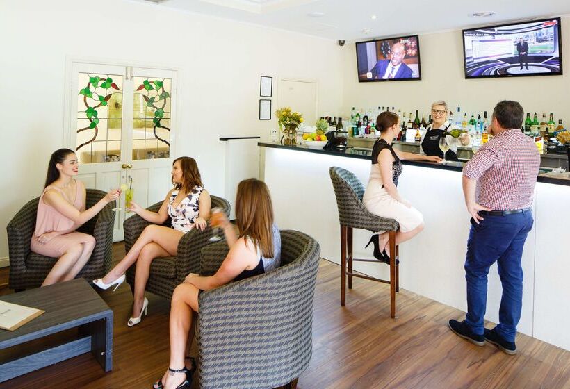 هتل Best Western Plus Hovell Tree Inn