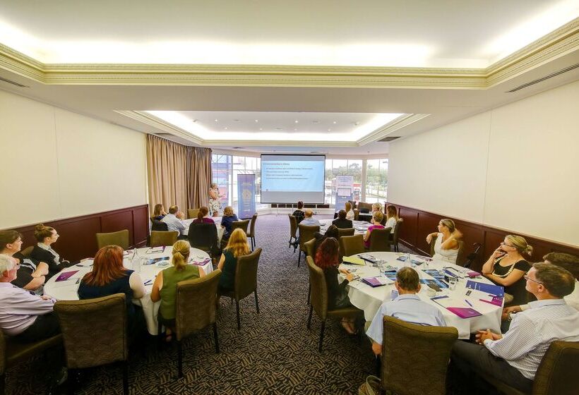 هتل Best Western Plus Hovell Tree Inn