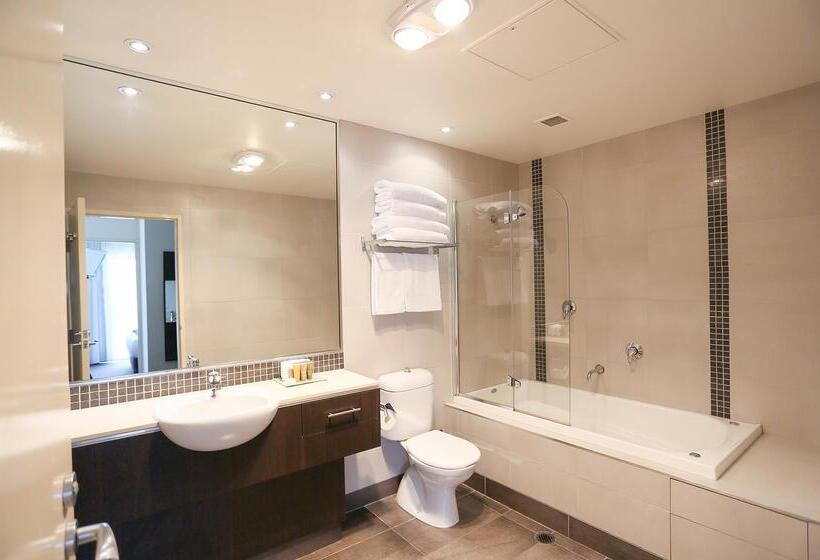 هتل Best Western Plus Hovell Tree Inn