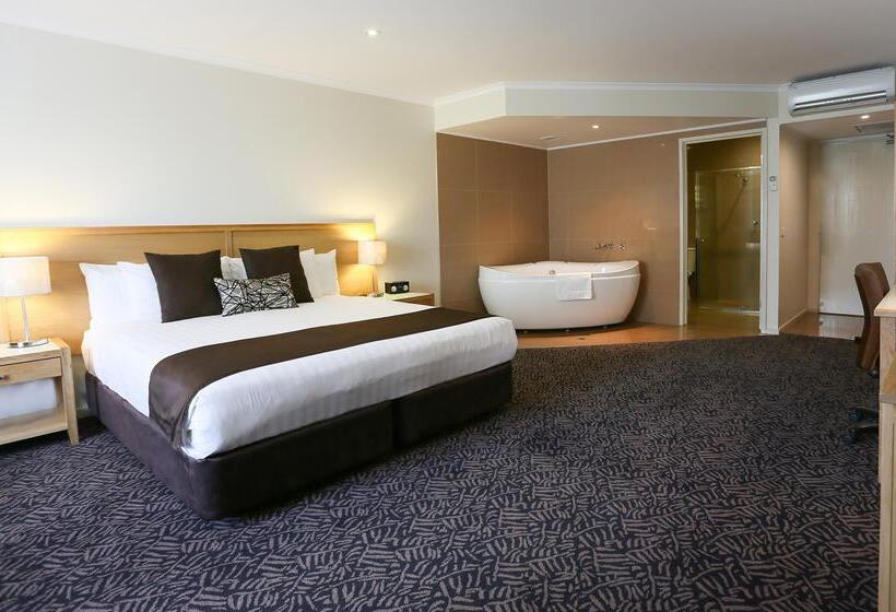 هتل Best Western Plus Hovell Tree Inn