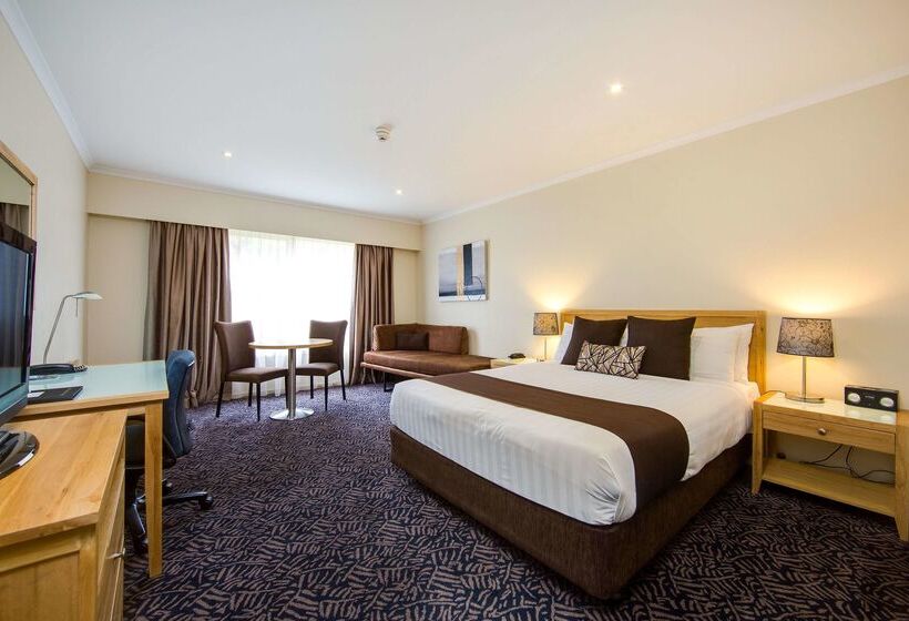 هتل Best Western Plus Hovell Tree Inn
