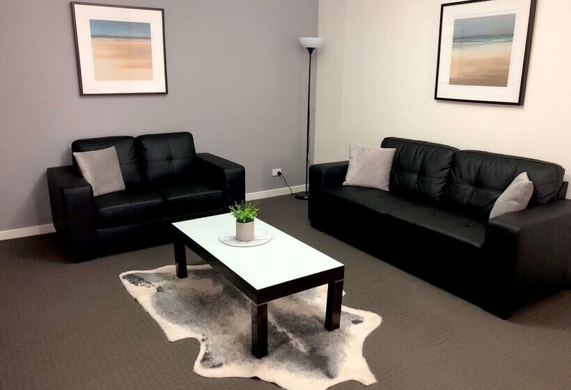 هتل Best Western Plus Hovell Tree Inn