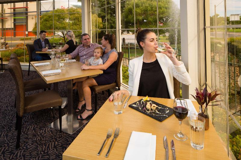 هتل Best Western Plus Hovell Tree Inn