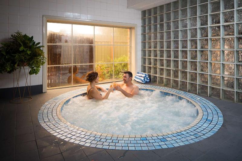 هتل Best Western Plus Hovell Tree Inn