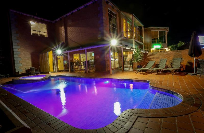 هتل Best Western Plus Hovell Tree Inn