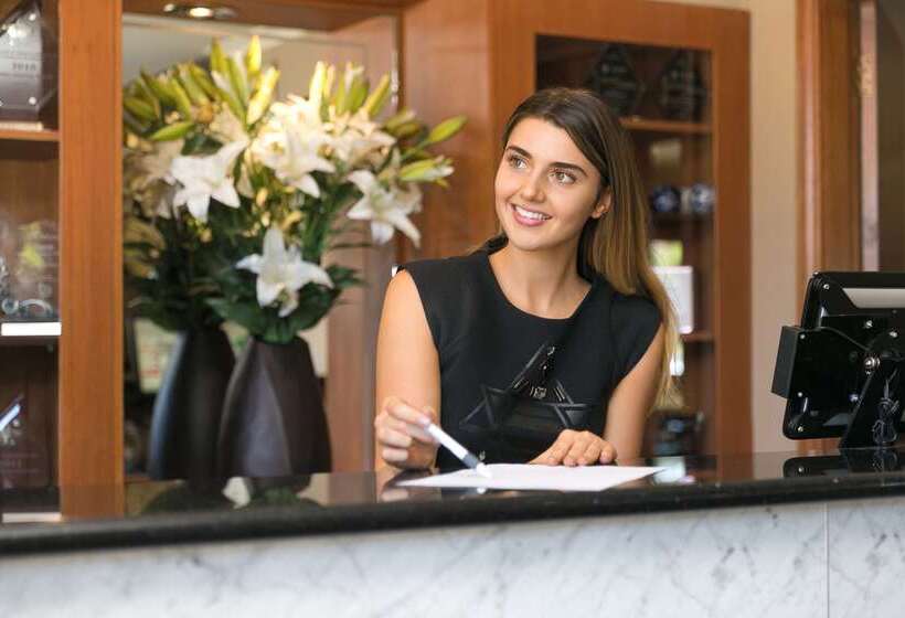 فندق Best Western Sanctuary Inn