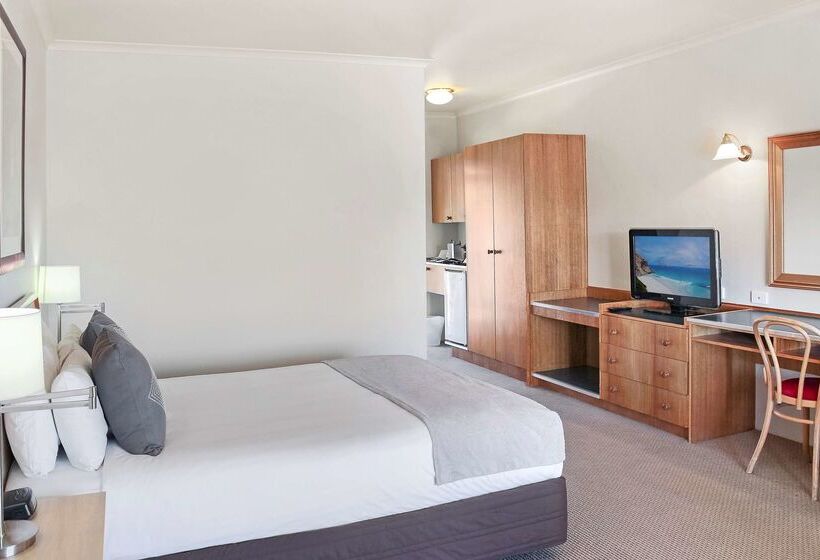 فندق Best Western Sanctuary Inn