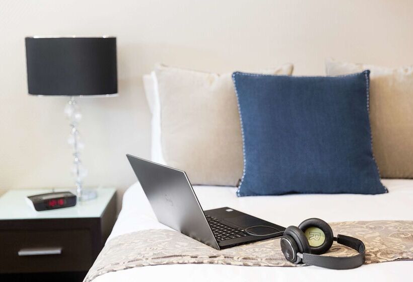 فندق Best Western Sanctuary Inn